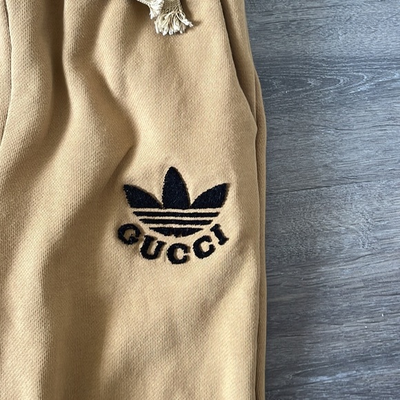 Gucci X Adidas - Picture 2 of 4